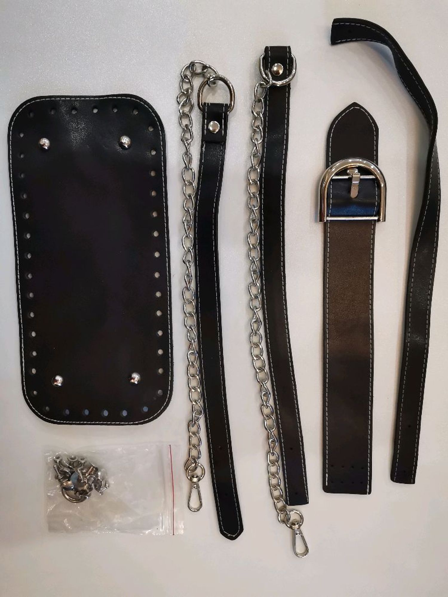 Цүнхний бэлдэц комоороо ( хар )