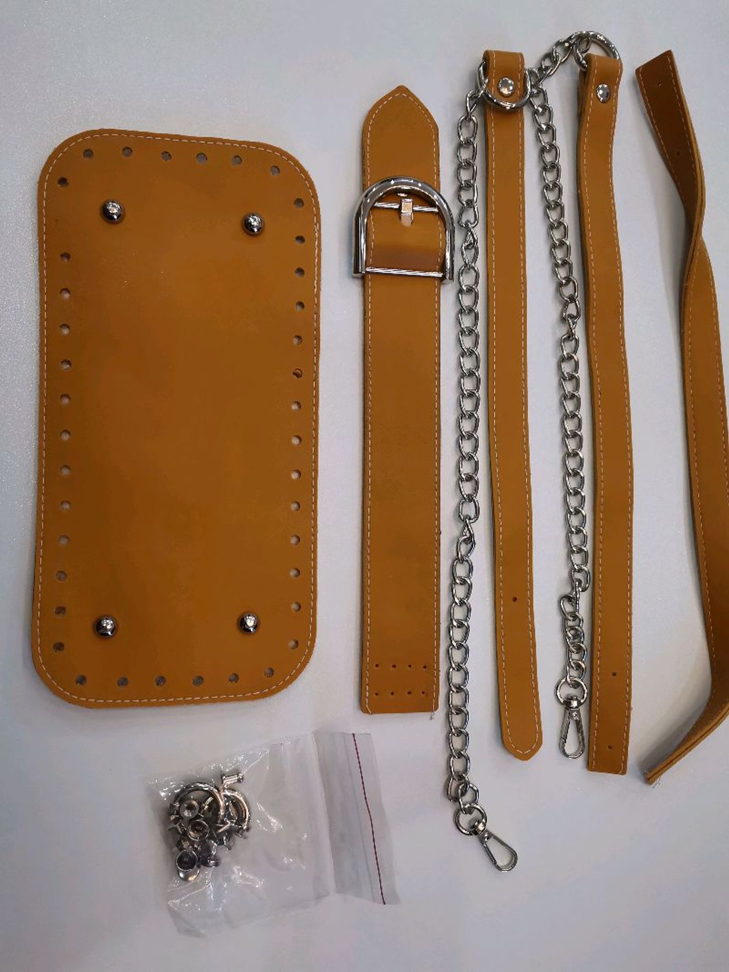 Цүнхний бэлдэц комоороо ( шар )