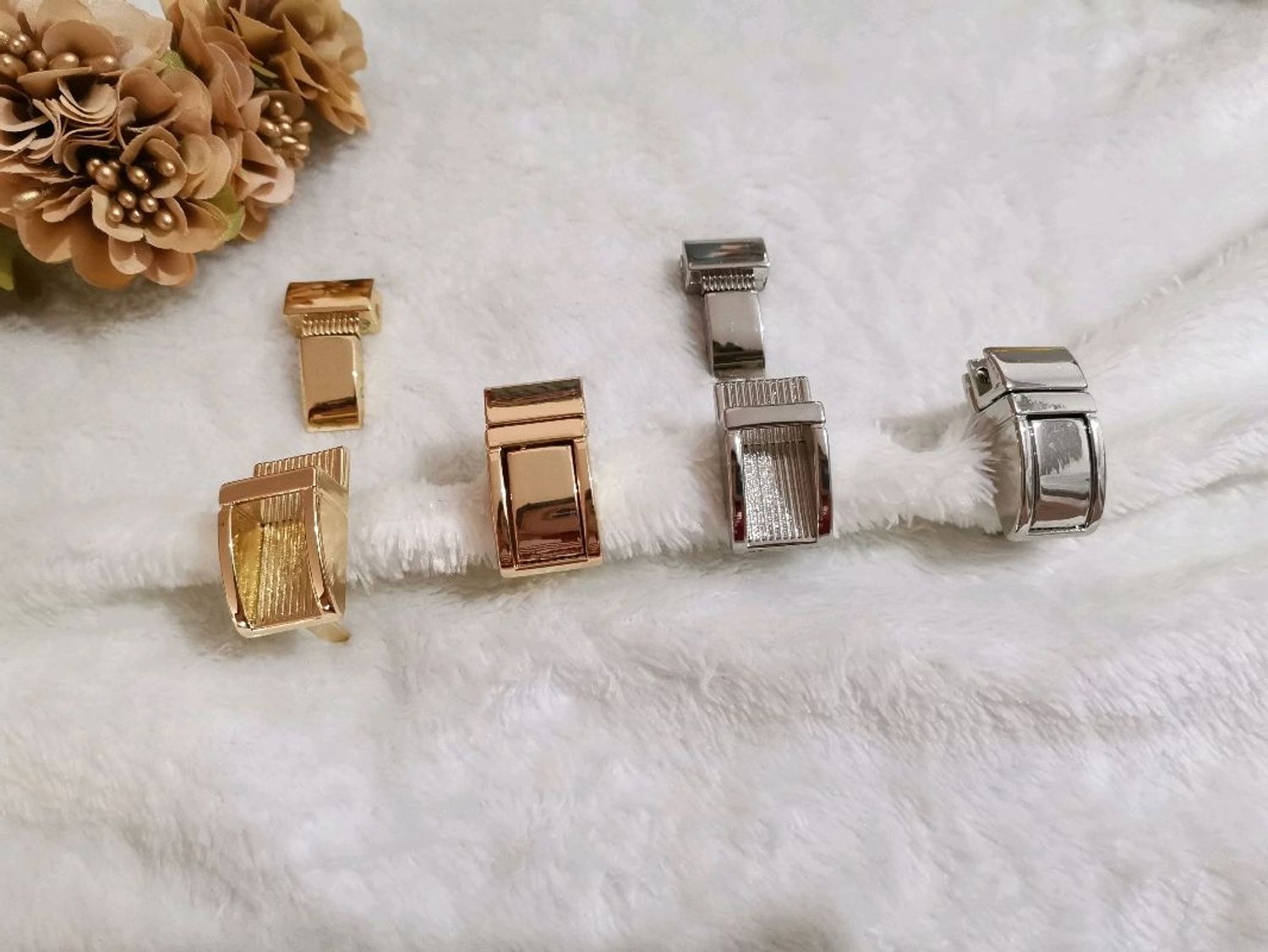 Цүнхний түгжээ цагаан ( 30*16мм )